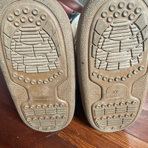 Shoe Dazzle Cream and Brown Winter Slipper Boots - Picture 3 of 5